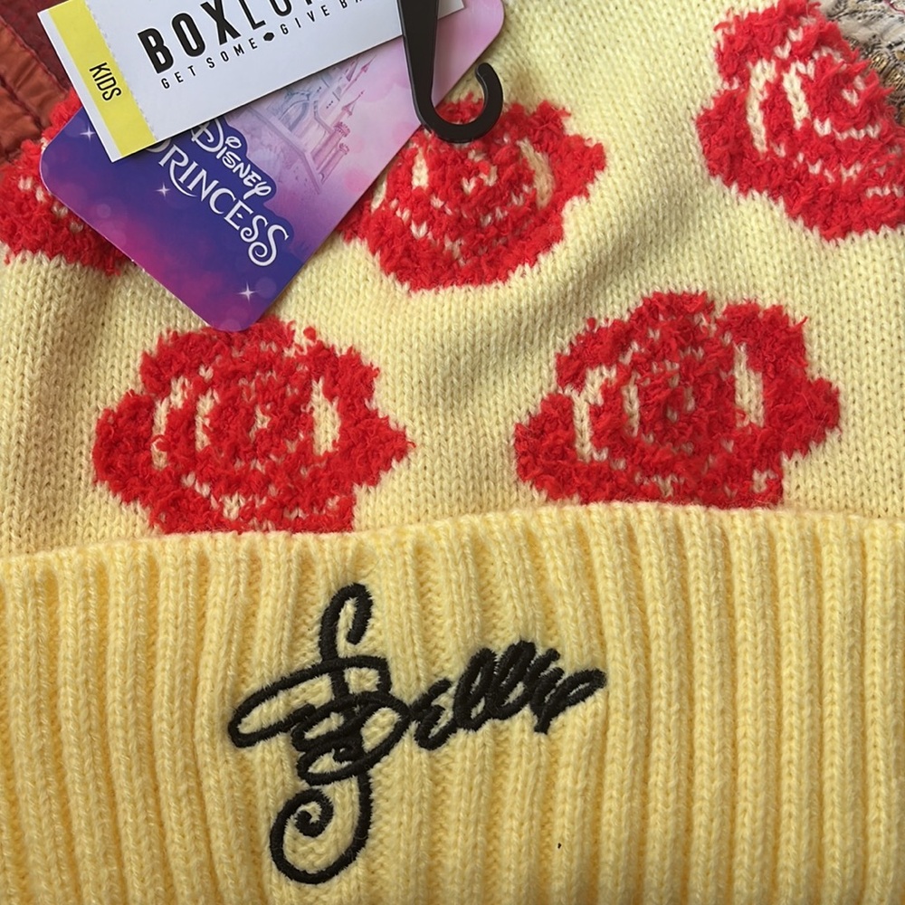 Disney Belle Box Lunck Pom Pom beanie Disney Princess - Picture 3 of 7